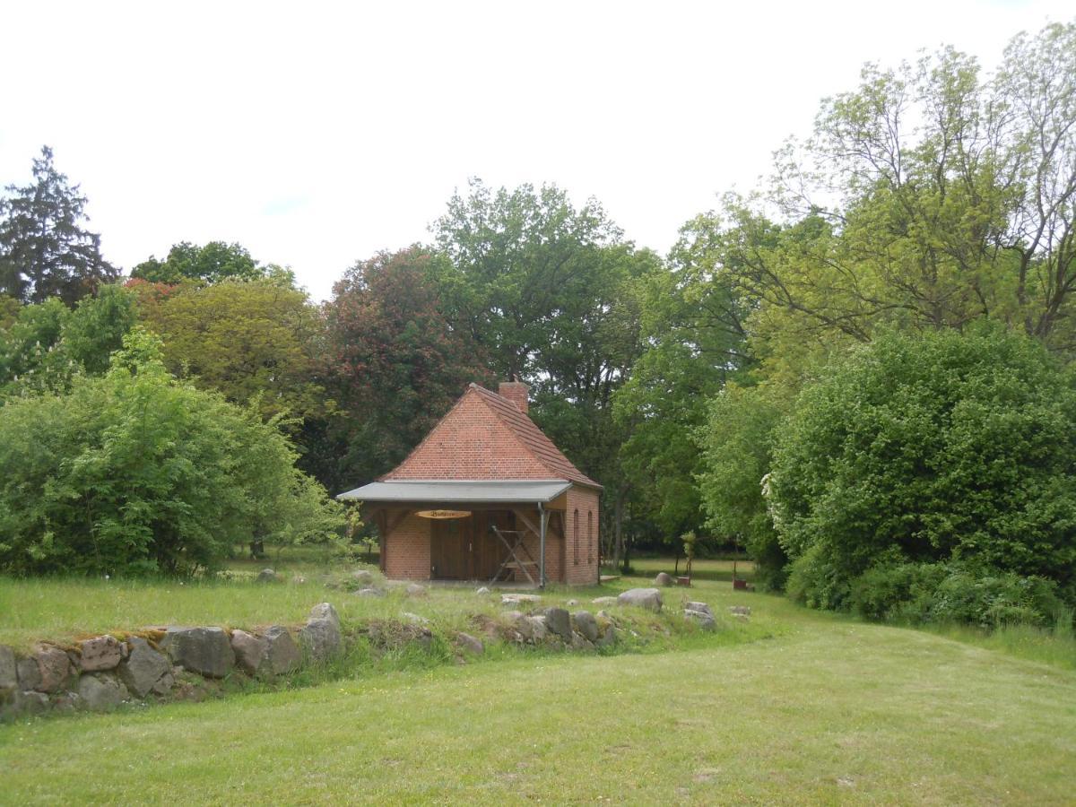 Schmiede Der Wasserburg Liepen Gielow Exterior photo